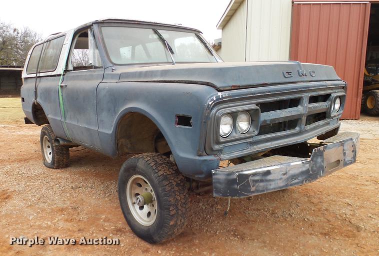 image for item AO9363 1972 GMC Jimmy pickup truck