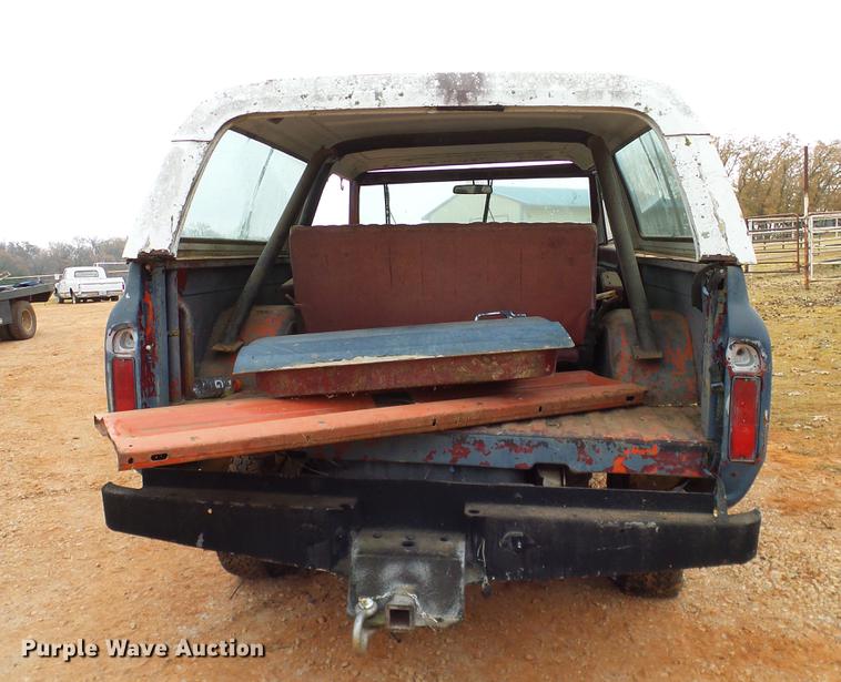 image for item AO9363 1972 GMC Jimmy pickup truck