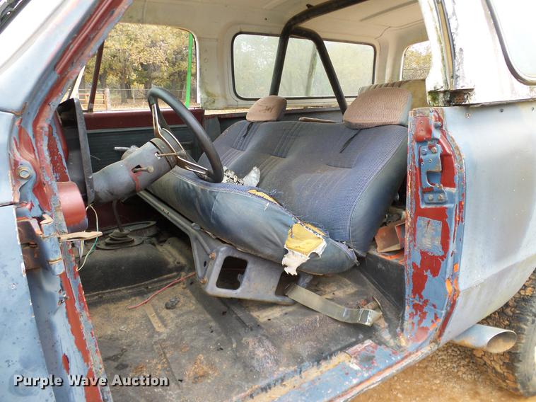 image for item AO9363 1972 GMC Jimmy pickup truck