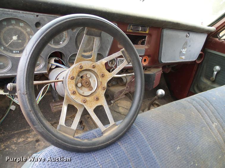 image for item AO9363 1972 GMC Jimmy pickup truck