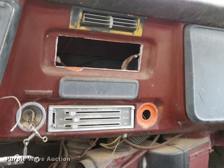 image for item AO9363 1972 GMC Jimmy pickup truck