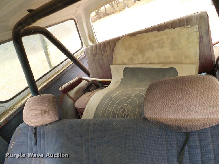 image for item AO9363 1972 GMC Jimmy pickup truck