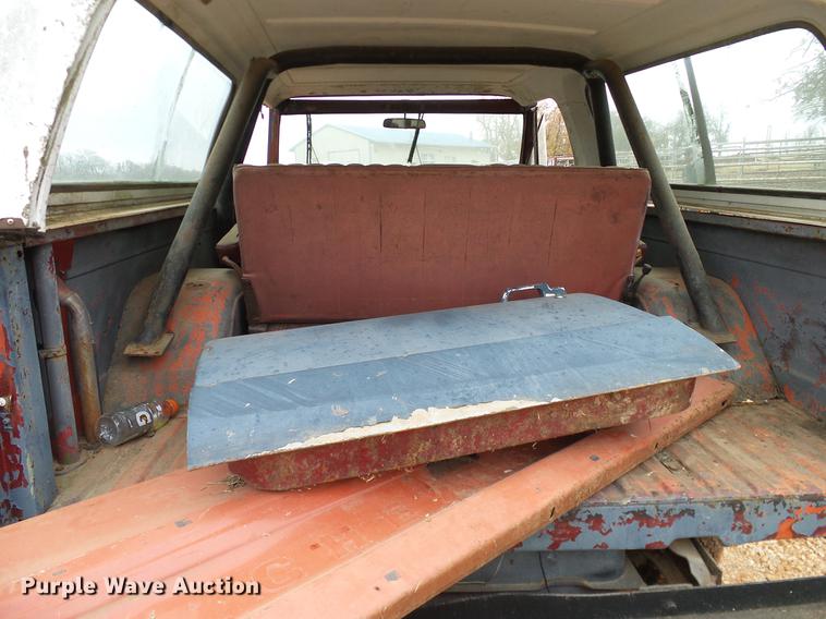 image for item AO9363 1972 GMC Jimmy pickup truck