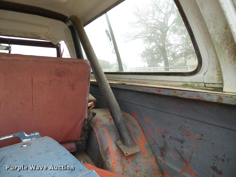 image for item AO9363 1972 GMC Jimmy pickup truck