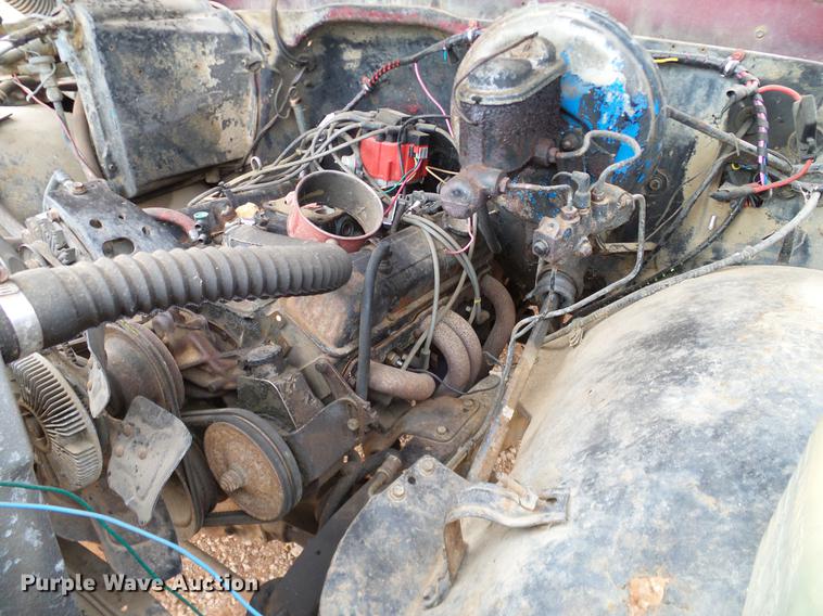 image for item AO9363 1972 GMC Jimmy pickup truck