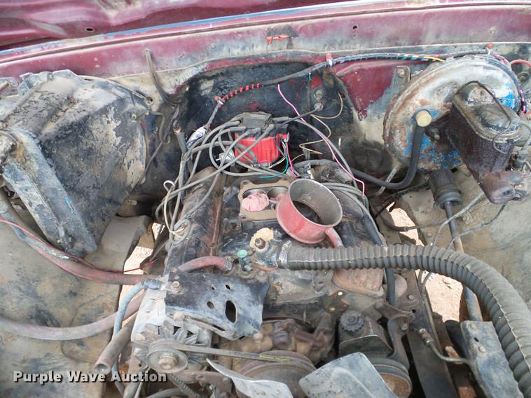 image for item AO9363 1972 GMC Jimmy pickup truck