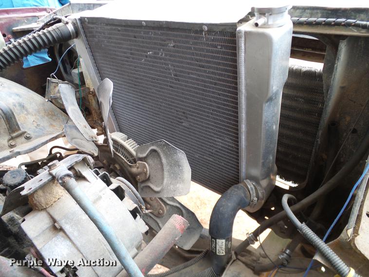 image for item AO9363 1972 GMC Jimmy pickup truck