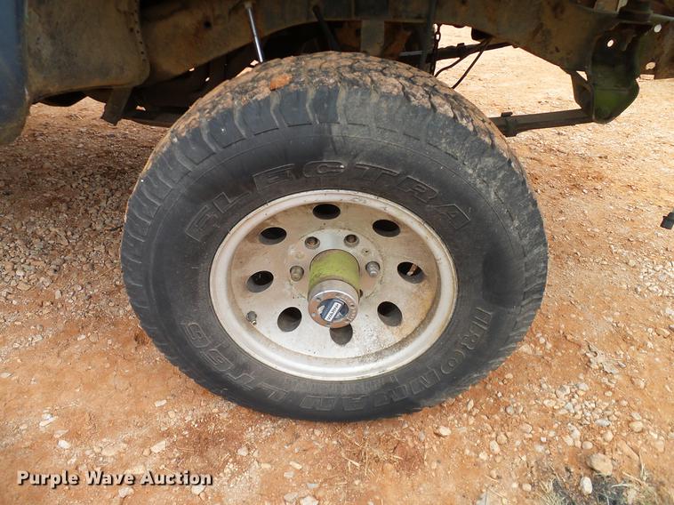 image for item AO9363 1972 GMC Jimmy pickup truck