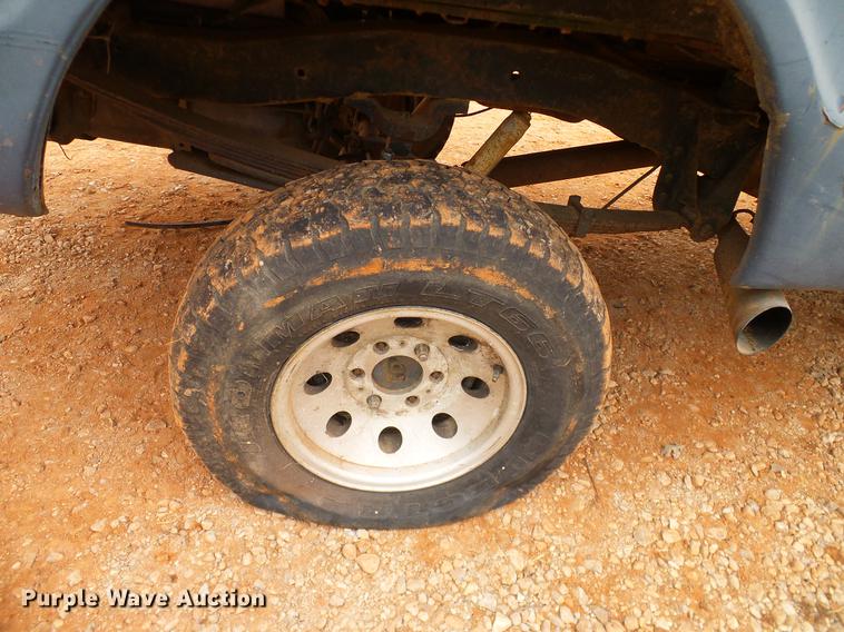 image for item AO9363 1972 GMC Jimmy pickup truck