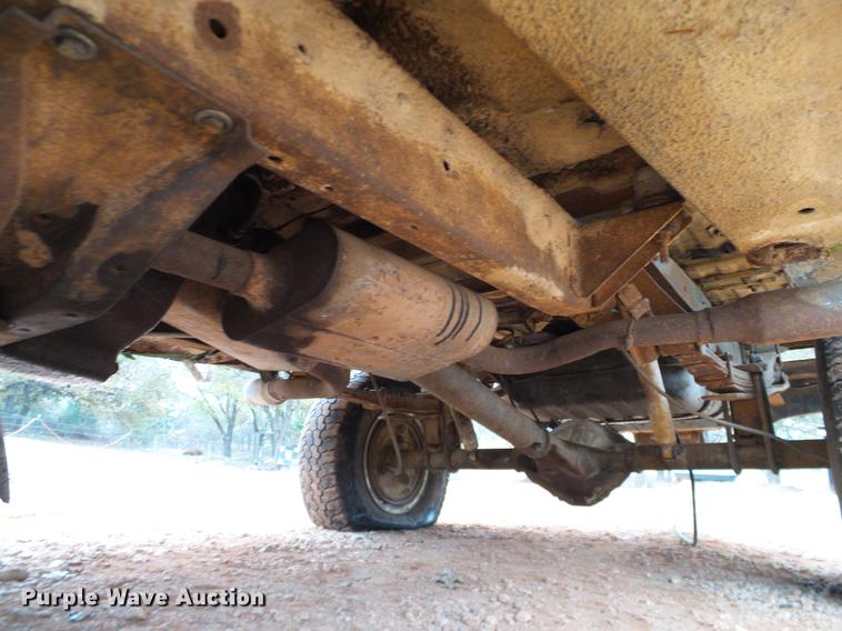 image for item AO9363 1972 GMC Jimmy pickup truck