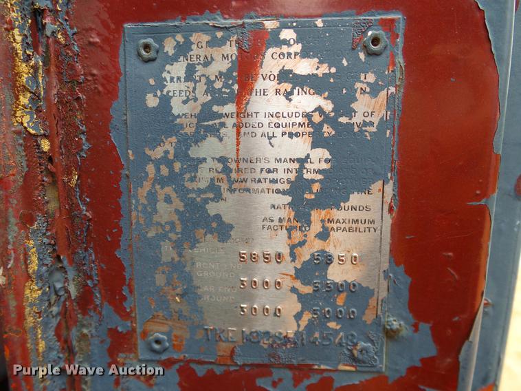 image for item AO9363 1972 GMC Jimmy pickup truck