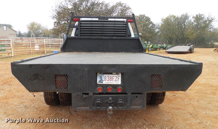 image for item AO9372 2000 Ford F350 Super Duty flatbed pickup truck