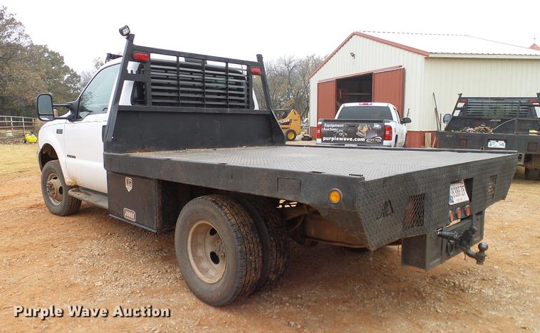 image for item AO9372 2000 Ford F350 Super Duty flatbed pickup truck