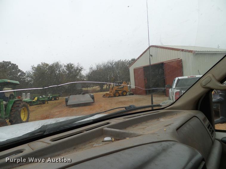 image for item AO9372 2000 Ford F350 Super Duty flatbed pickup truck