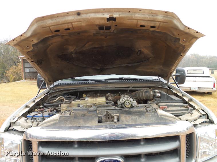 image for item AO9372 2000 Ford F350 Super Duty flatbed pickup truck