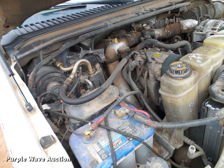 image for item AO9372 2000 Ford F350 Super Duty flatbed pickup truck