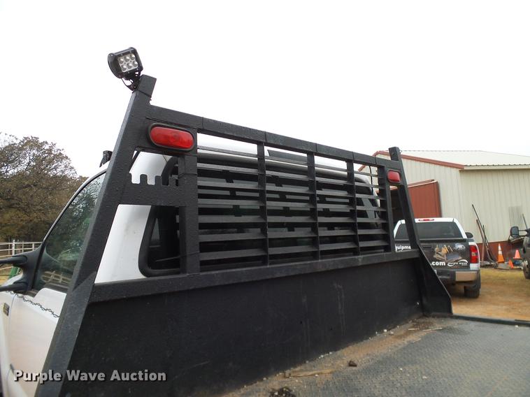 image for item AO9372 2000 Ford F350 Super Duty flatbed pickup truck