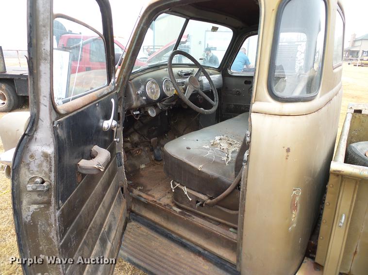 image for item AO9377 1949 GMC 100 pickup truck