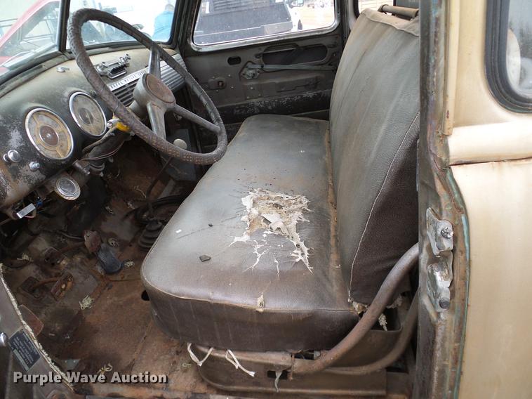 image for item AO9377 1949 GMC 100 pickup truck