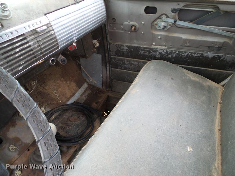 image for item AO9377 1949 GMC 100 pickup truck