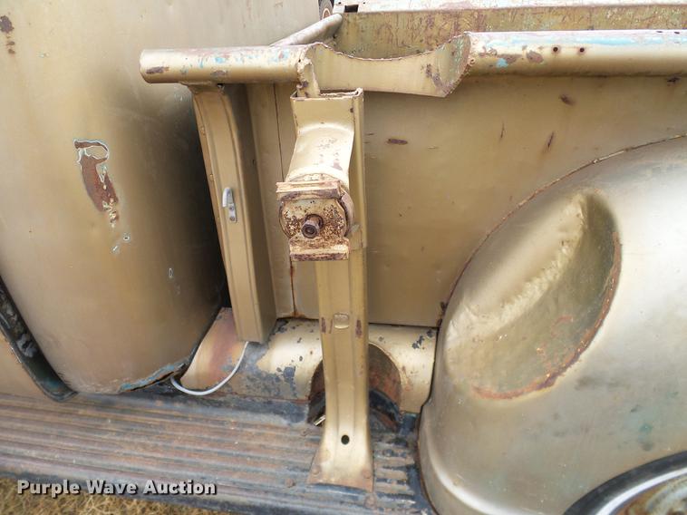 image for item AO9377 1949 GMC 100 pickup truck