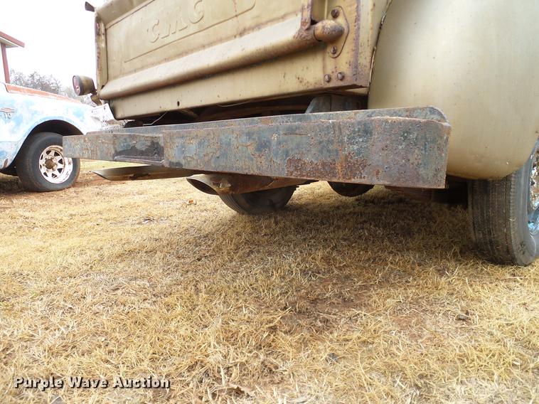 image for item AO9377 1949 GMC 100 pickup truck