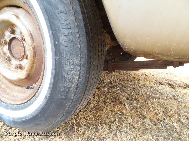 image for item AO9377 1949 GMC 100 pickup truck