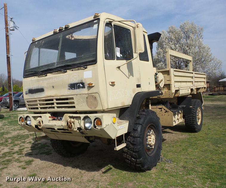 image for item AY9554 1998 Stewart Stevenson M-1078 flatbed truck