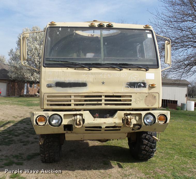 image for item AY9554 1998 Stewart Stevenson M-1078 flatbed truck