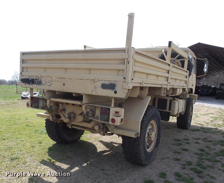 image for item AY9554 1998 Stewart Stevenson M-1078 flatbed truck