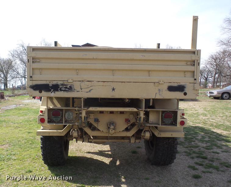 image for item AY9554 1998 Stewart Stevenson M-1078 flatbed truck