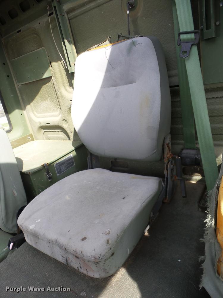 image for item AY9554 1998 Stewart Stevenson M-1078 flatbed truck