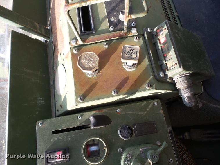 image for item AY9554 1998 Stewart Stevenson M-1078 flatbed truck