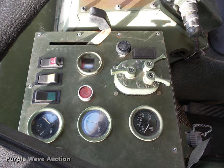 image for item AY9554 1998 Stewart Stevenson M-1078 flatbed truck