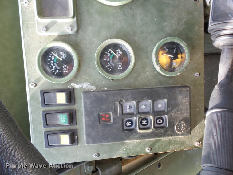 image for item AY9554 1998 Stewart Stevenson M-1078 flatbed truck