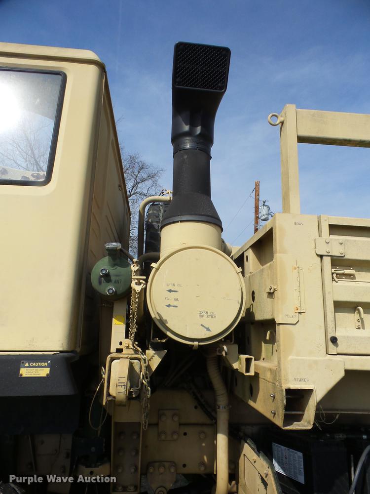 image for item AY9554 1998 Stewart Stevenson M-1078 flatbed truck