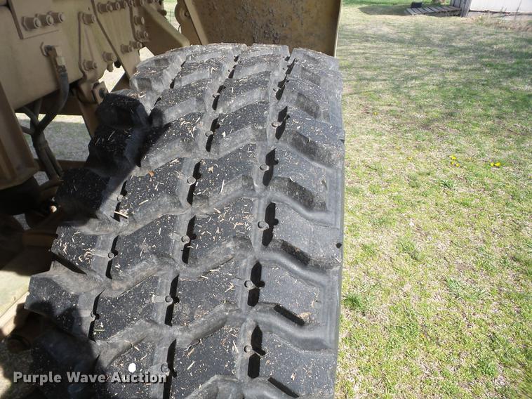 image for item AY9554 1998 Stewart Stevenson M-1078 flatbed truck