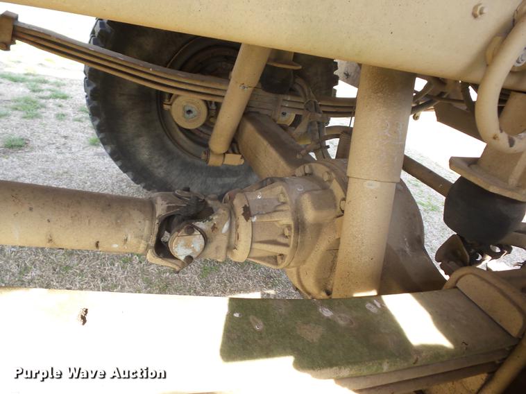 image for item AY9554 1998 Stewart Stevenson M-1078 flatbed truck