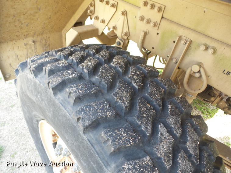 image for item AY9554 1998 Stewart Stevenson M-1078 flatbed truck