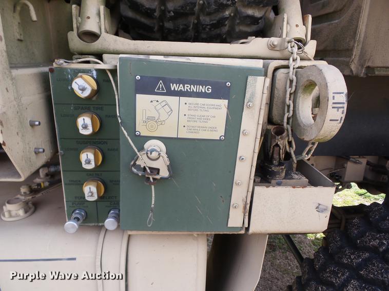 image for item AY9554 1998 Stewart Stevenson M-1078 flatbed truck