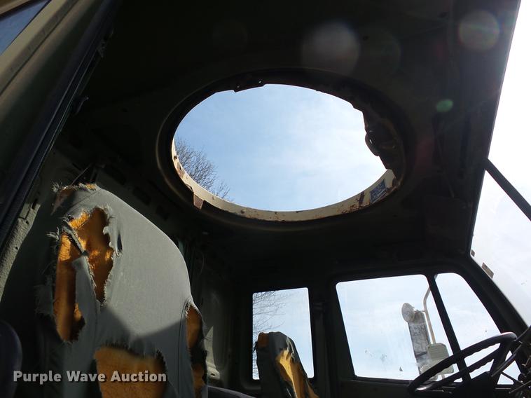 image for item AY9554 1998 Stewart Stevenson M-1078 flatbed truck