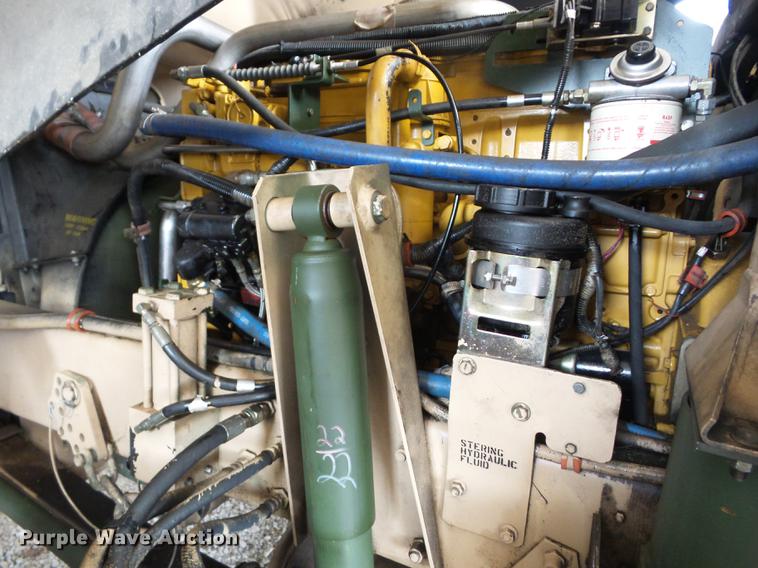 image for item AY9554 1998 Stewart Stevenson M-1078 flatbed truck