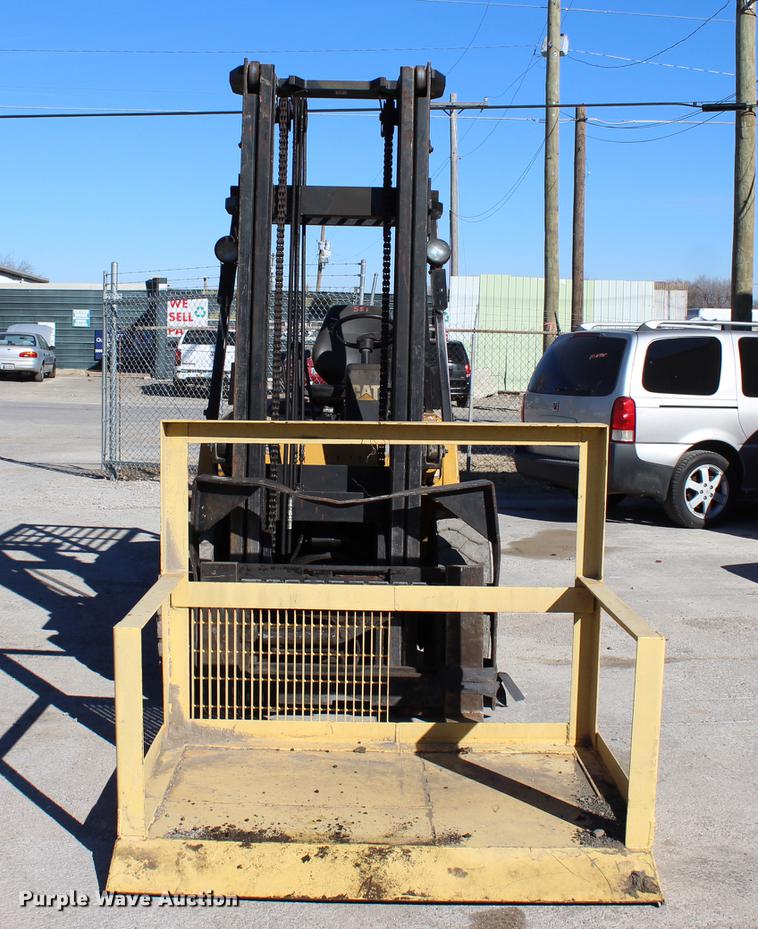image for item BE9373 Caterpillar BP40 forklift