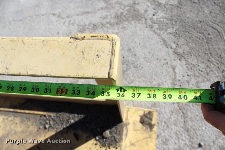 image for item BE9373 Caterpillar BP40 forklift