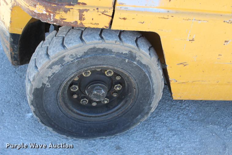 image for item BE9373 Caterpillar BP40 forklift