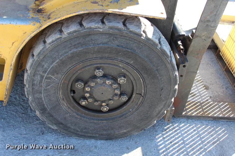 image for item BE9373 Caterpillar BP40 forklift