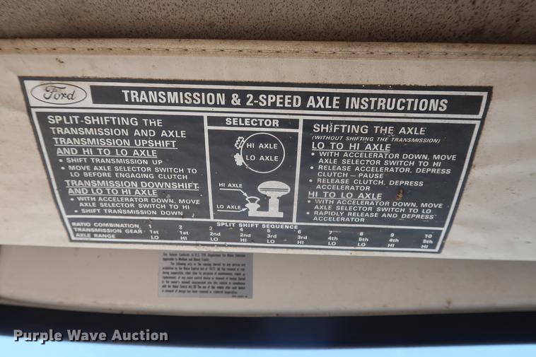 image for item DA0769 1979 Ford F800 flatbed truck with crane