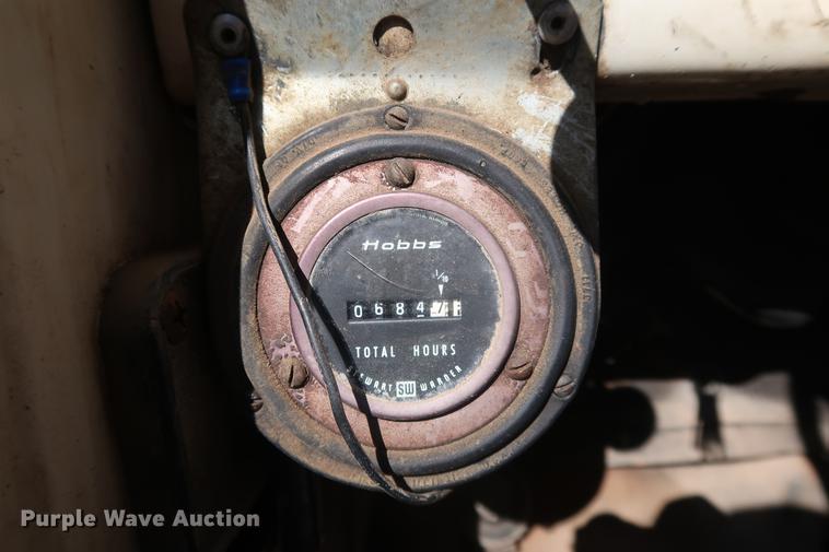 image for item DA0769 1979 Ford F800 flatbed truck with crane