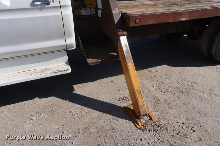 image for item DA0769 1979 Ford F800 flatbed truck with crane