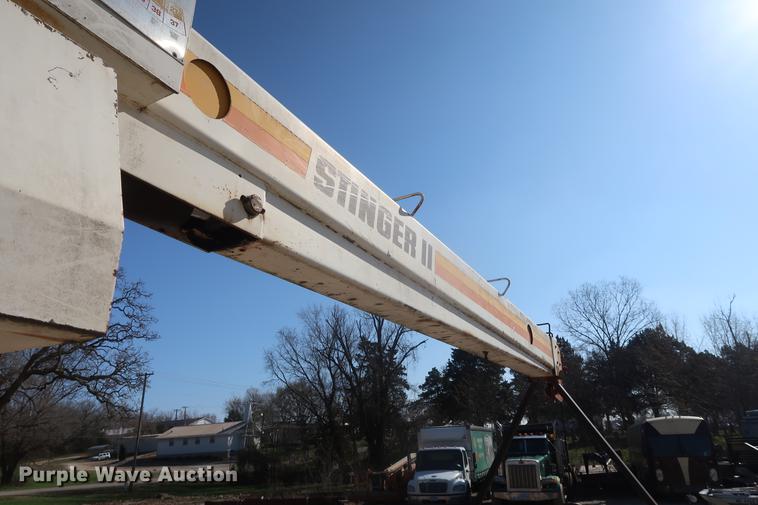 image for item DA0769 1979 Ford F800 flatbed truck with crane